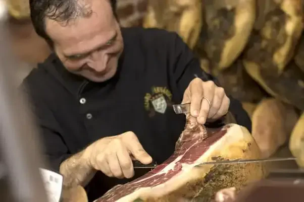 Indulge Spain: 세일링 및 음식 경험