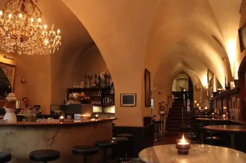 Dom Cafe-Bar