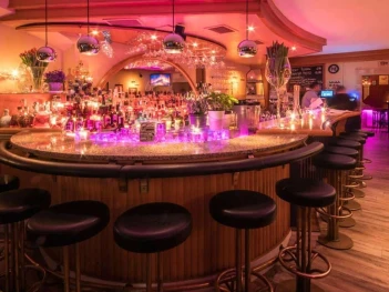 M+M Bar