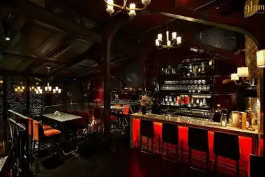 Glam Lounge