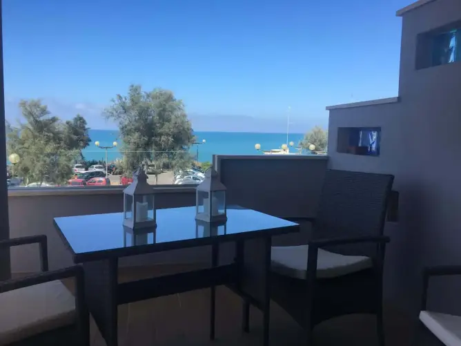 Nautilus B & B