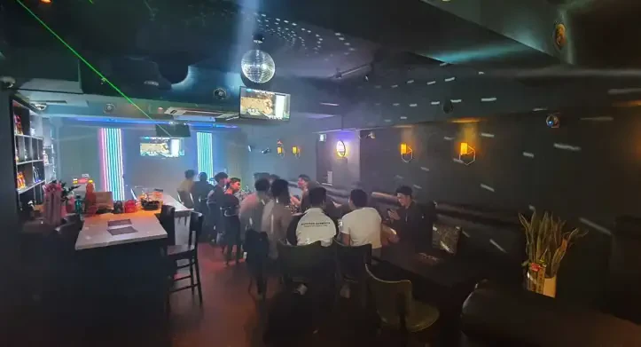 HOOK show karaoke - GESLOTEN)