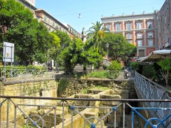 Museum Food & Bar Piazza Bellini