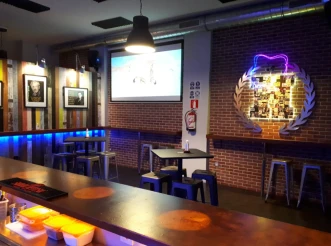 Heroes Bar