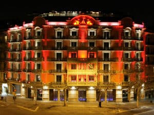 Menjejalkan Hotel Barcelona