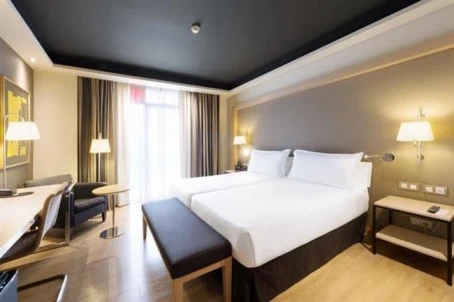 Hotel Jazz guest room