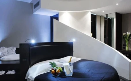 Twentyone Hotel