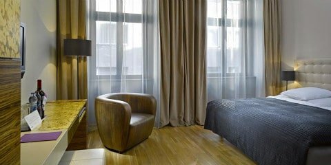 O ICON Hotel & Lounge