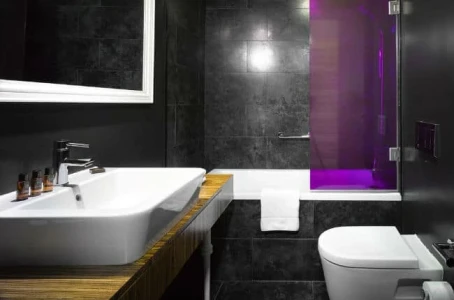 The ICON Hotel & Lounge