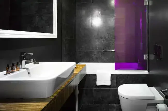 The ICON Hotel & Lounge