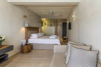 Poseidon Hotel Suites