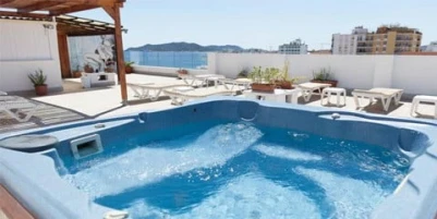 Hotel-Margina-roof-terrace-and-hot-tub