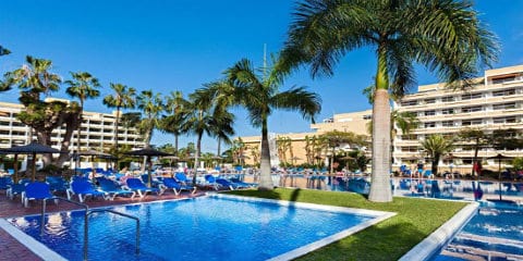 Hotel Puerto Resort am blauen Meer