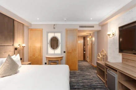 Courthouse Hotel London