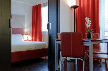 Goldstar Resort & Suites