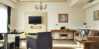 AVA Hotel & Suites