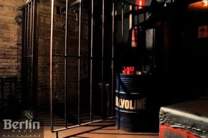 Berlin Dark Gay Barcelona Cruise Bar Cage
