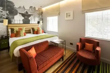 Guest room at Hotel Indigo Paddington