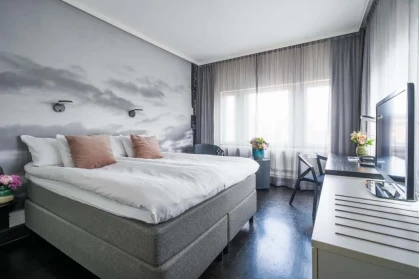 Hotel C