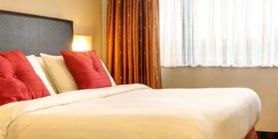 Academy Plaza Hotel