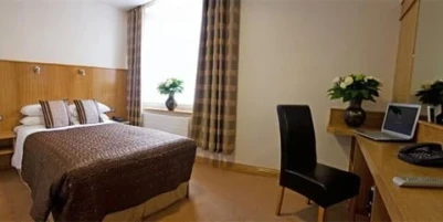 Blooms Hotel