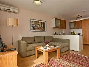 Three Apples Apart Hotel