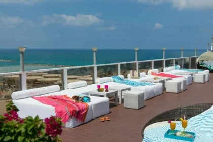 Leonardo Gordon Beach