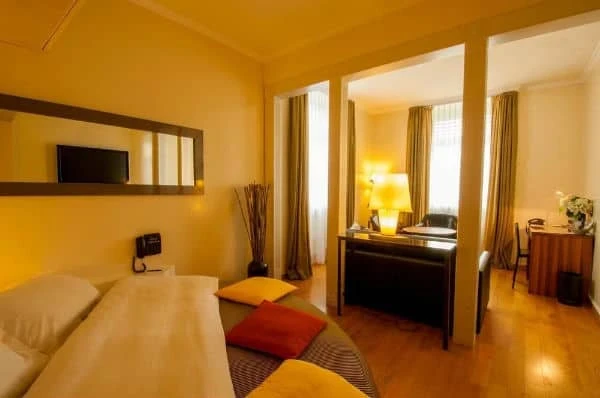 Central Plaza Zurich Hotel