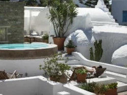 Hotel Carbonaki