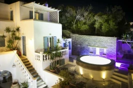 Hotel Carbonaki