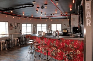 Gaythering - gay hotel in Miami