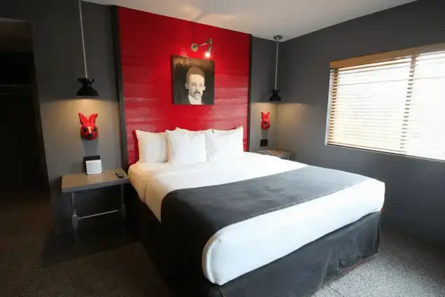 Gaythering - gay hotel in Miami