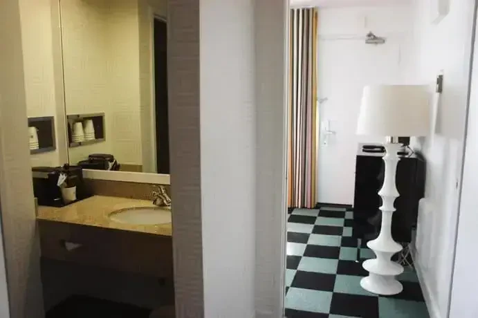 Americania Hotel