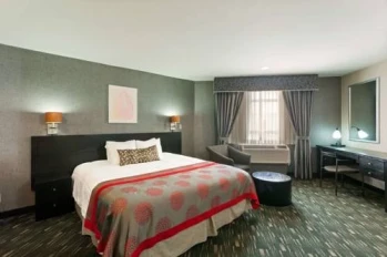 Ramada Plaza