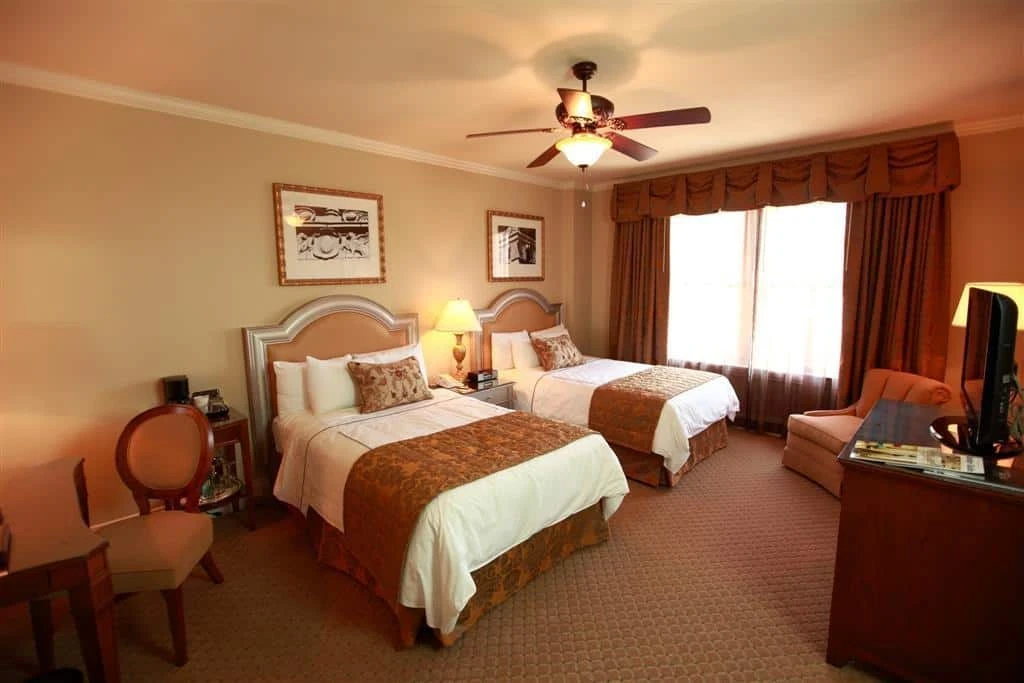 Warwick Melrose Warwick Melrose