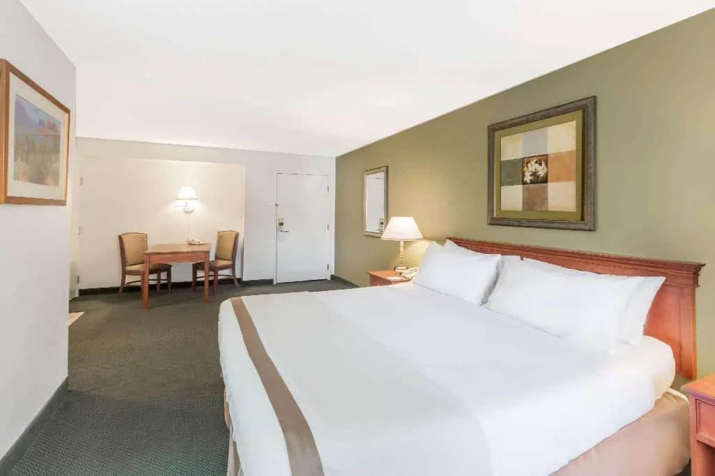 Hawthorn Suites Sacramento Hawthorn Suites Sacramento