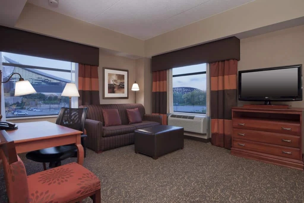 Hampton Inn and Suites Pittsburgh Downtown Hampton Inn and Suites Pittsburgh Downtown
