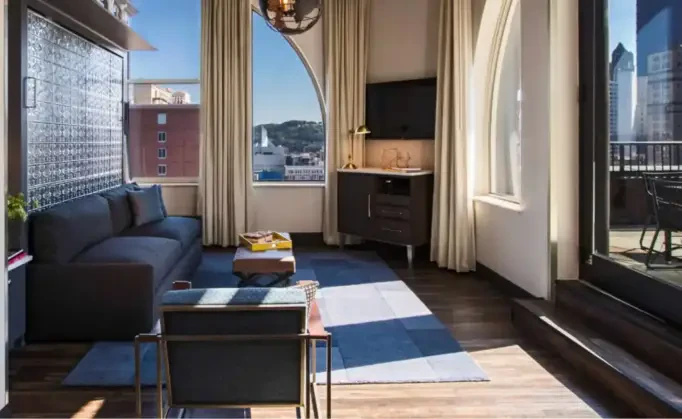 Renaissance Pittsburgh Hotel Pennsylvania