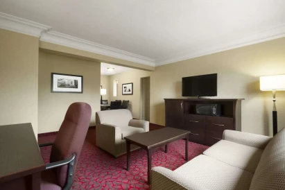 Ramada Plaza Toronto