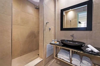 Azzurro Suites