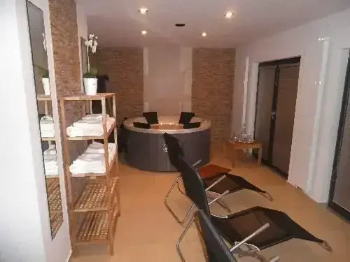VV Hotel