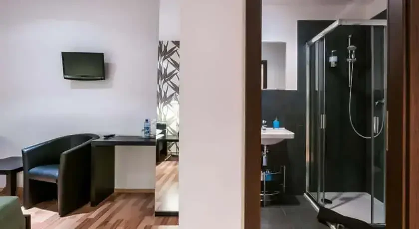 VV Hotel