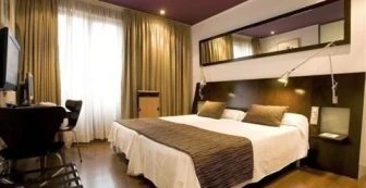 Petit Palace Arana