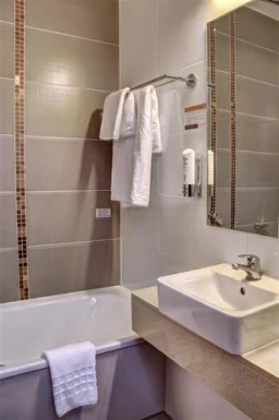 Clayton Hotel Cardiff