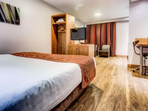 Aparthotel Roomzzz Leeds City