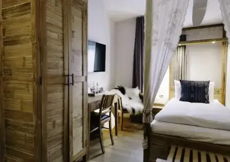 Eyja Guldsmeden Hotel