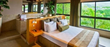 Coco de Mer Hotel and Black Parrot Suites 7
