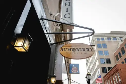 Sunberry Restaurant and Bar - Gay-Friendly Bar in Hartford
