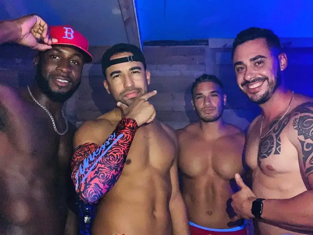 Gay Clubs & Late-Night Parties