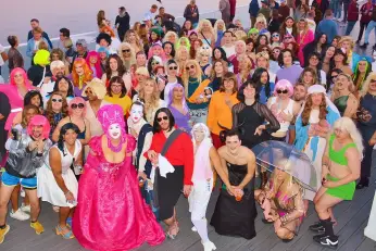 Provincetown'daki Çay Dansı Neden Efsanevi Bir Eşcinsel Kurumu? Provincetown’s Tea Dance